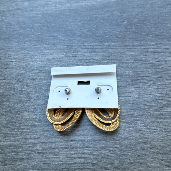 Out and About Vintage Oval Earrings - Picture 2 of 2